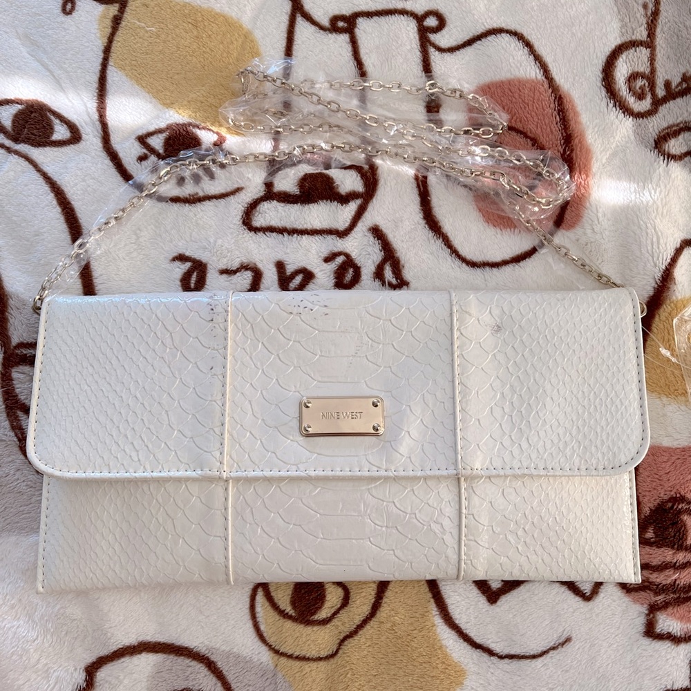 ✨SALE✨Beautiful Nine West Snake Clutch/Purse